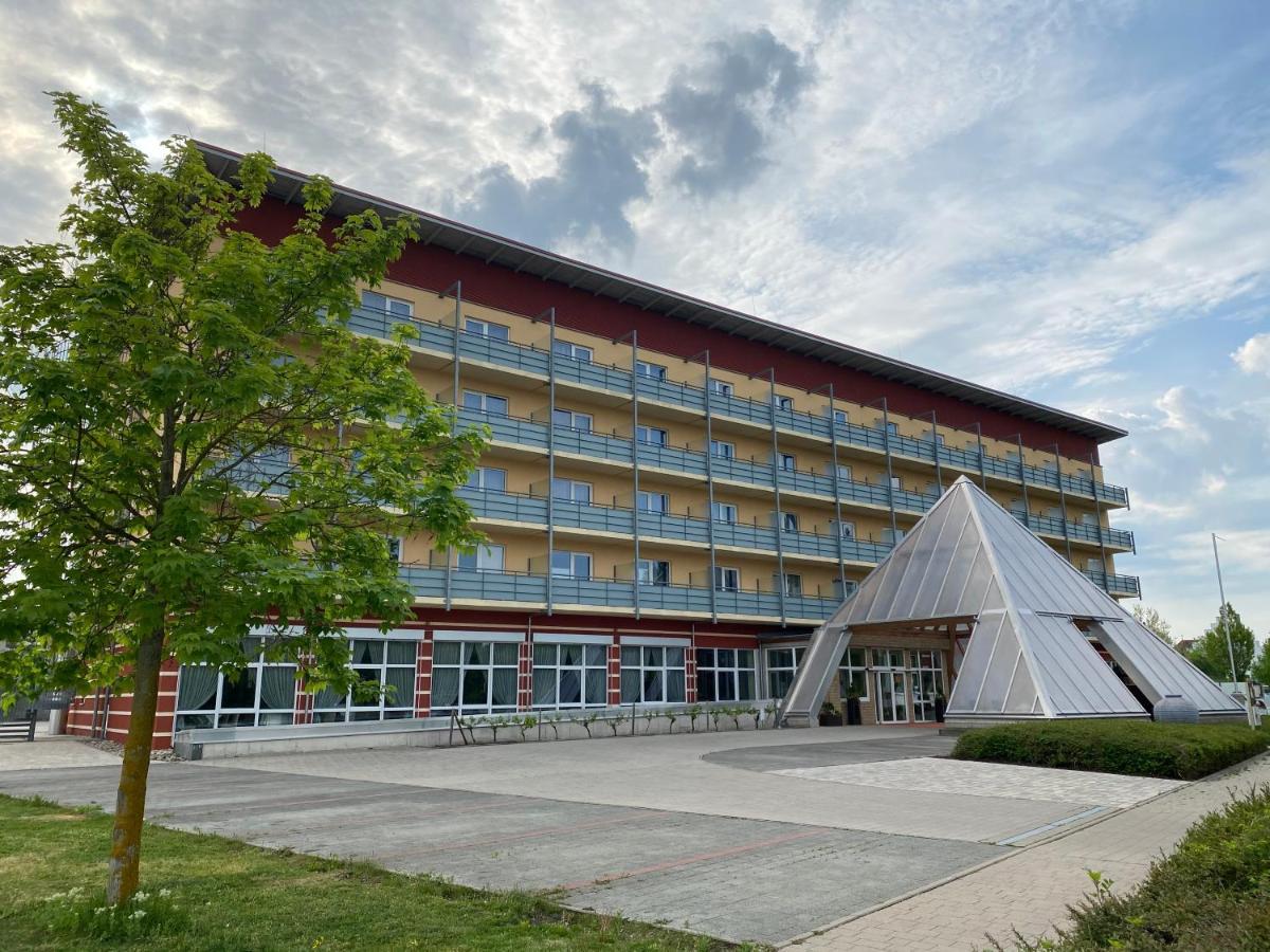 Kurhotel Pyramide Bad Windsheim Exteriér fotografie
