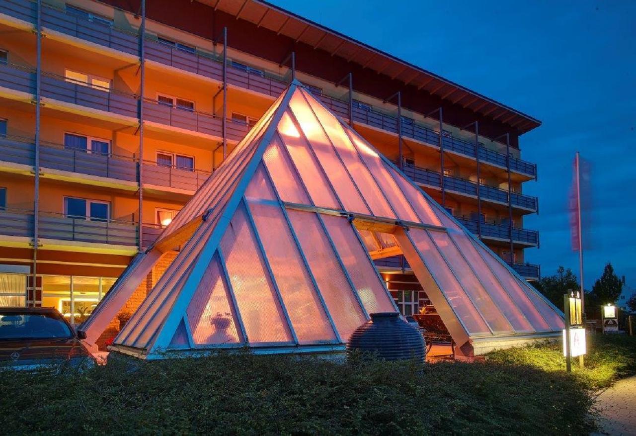 Kurhotel Pyramide Bad Windsheim Exteriér fotografie